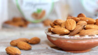 manfaat kacang almond untuk pria